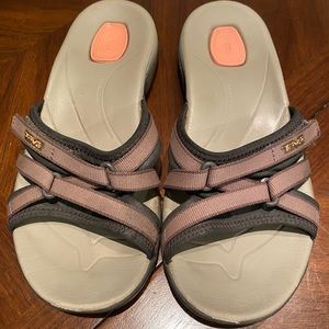 Teva women’s sandals slides, 7
